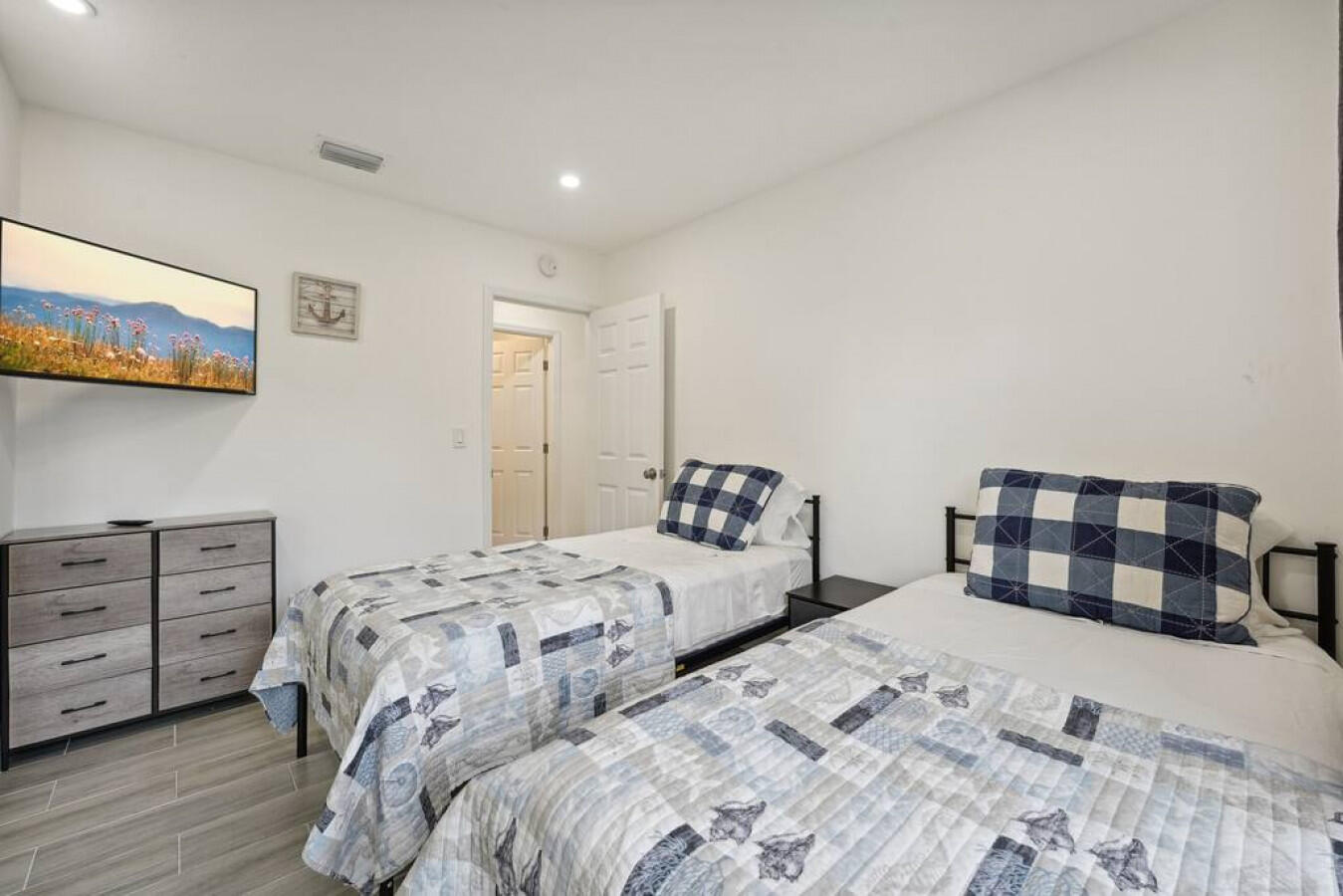 3133 Albatross Road, Unit B Delray Beach, FL 33444 - Photo 18 of 25 IMG_0378
