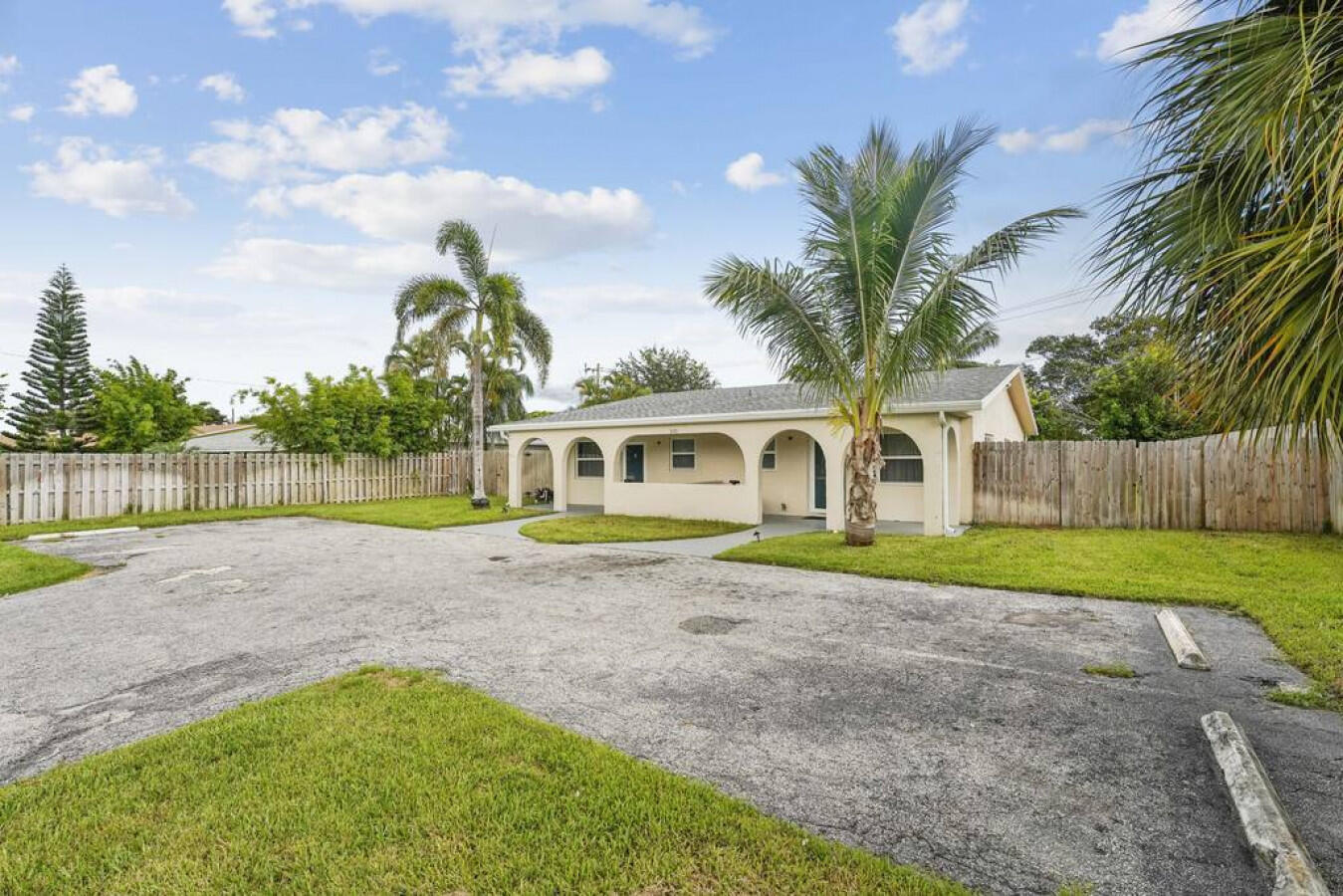 3133 Albatross Road, Unit B Delray Beach, FL 33444 - Photo 24 of 25 IMG_0380