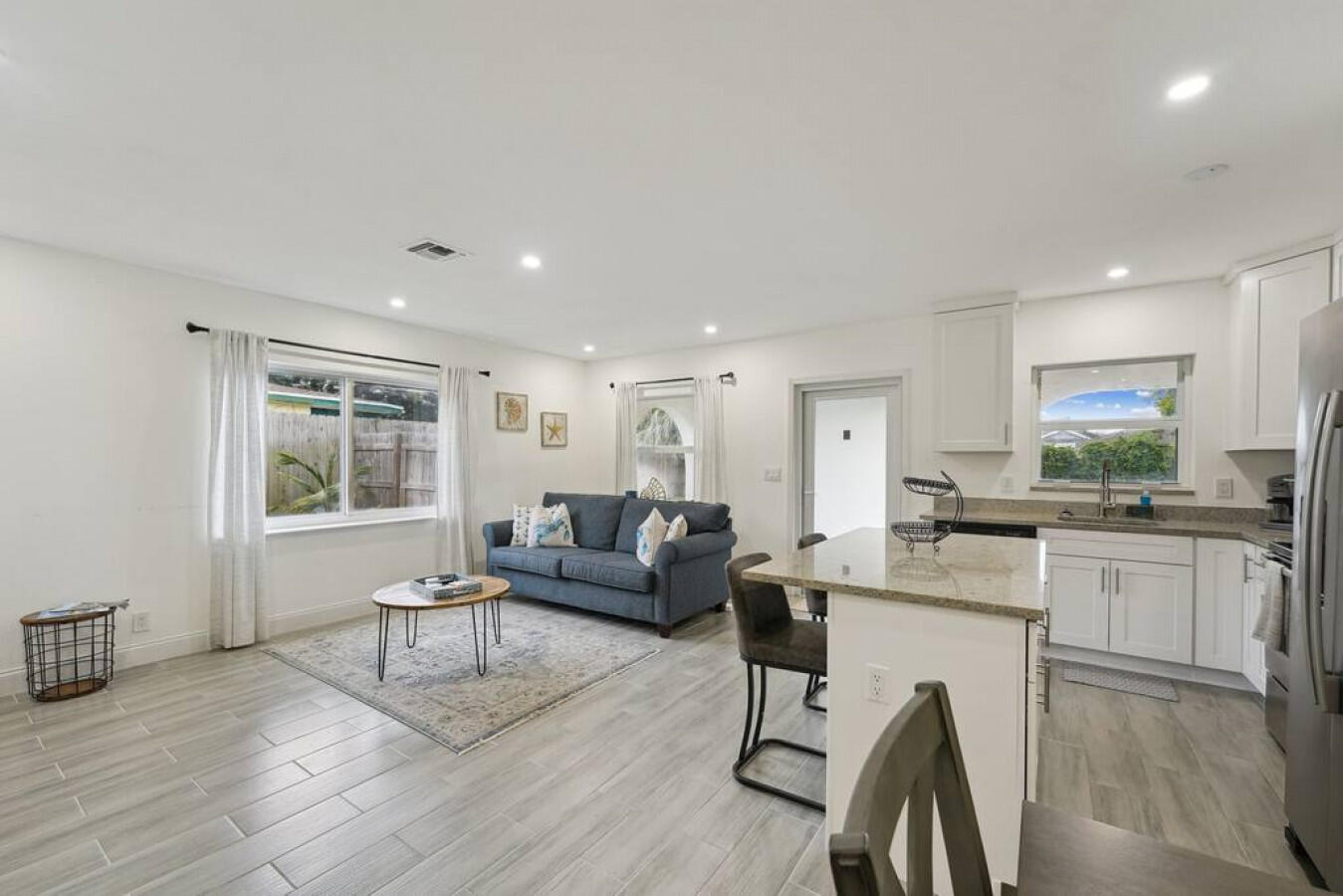 3133 Albatross Road, Unit B Delray Beach, FL 33444 - Photo 7 of 25 IMG_0366