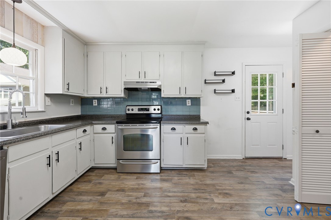 12716 South Chester Road Chester, VA 23831 - Photo 7 of 27