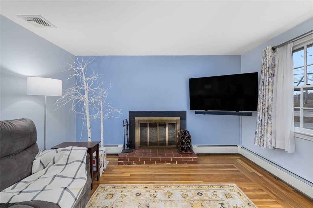 128 Old River Road Lincoln, RI 02865 - Photo 5 of 46