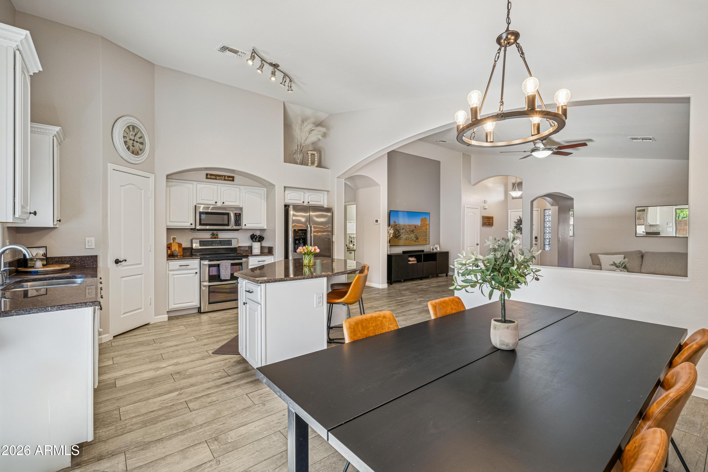 2631 East Ridge Creek Road Phoenix, AZ 85024 - Photo 12 of 35 I2026011401 - HDR-16