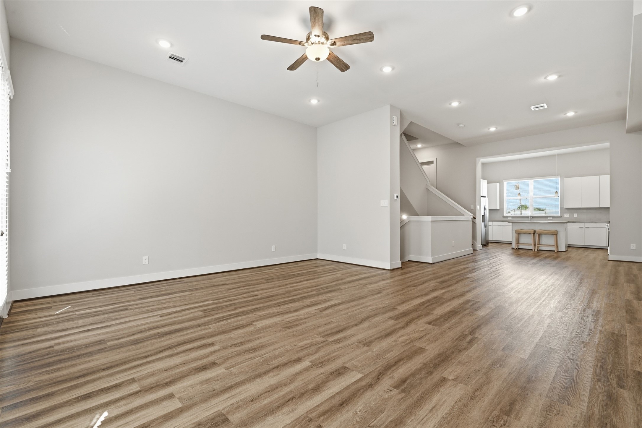 1282 North Post Oak Road, Unit A Houston, TX 77055 - Photo 9 of 23 2nd floor living areas