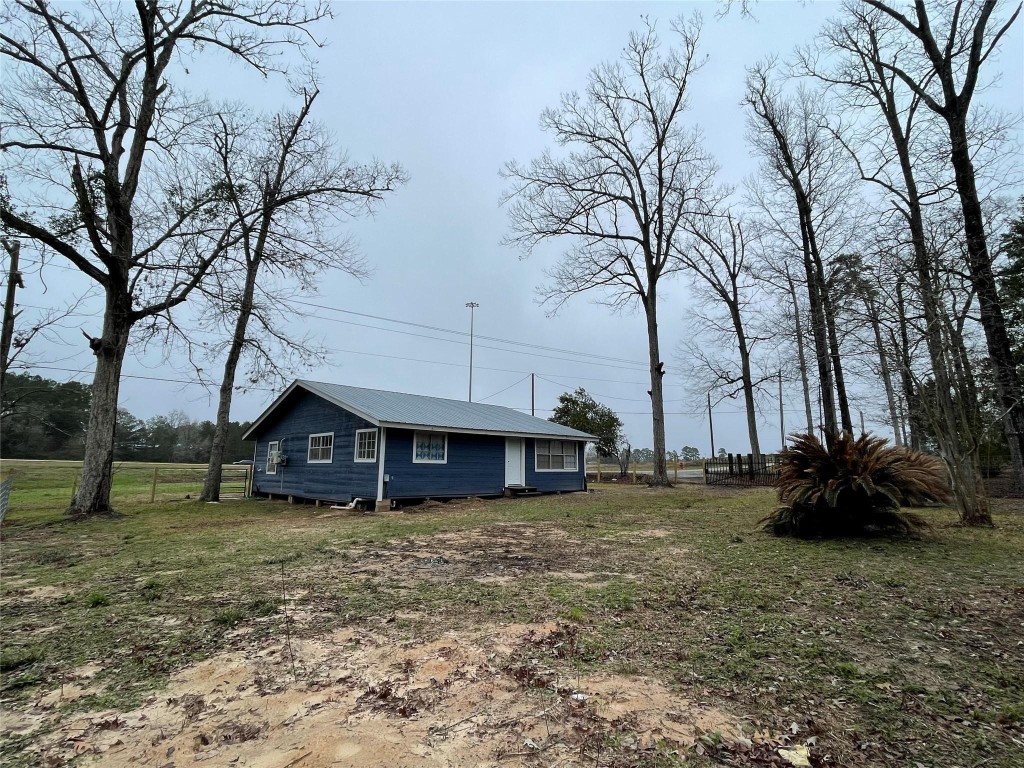 111 Cronin Road Shepherd, TX 77371 - Photo 13 of 16