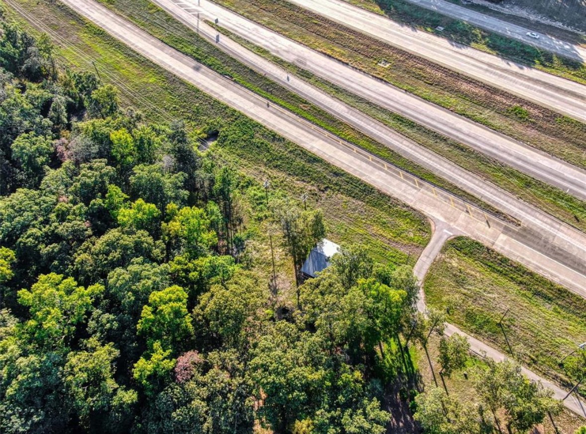 111 Cronin Road Shepherd, TX 77371 - Photo 3 of 16