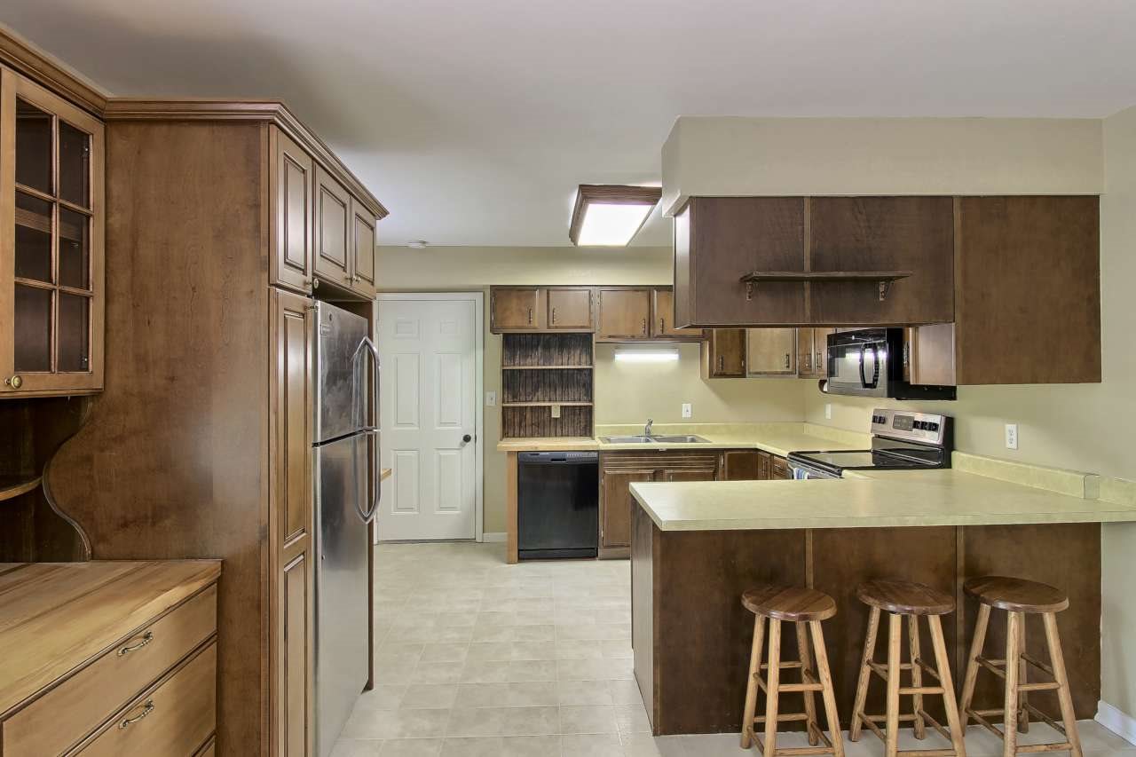 566 Bloomfield Road Traverse City, MI 49686 - Photo 8 of 22 1848028-7.JPG