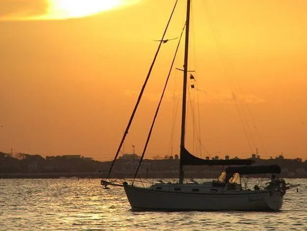 $2,775 | 16 Harbor Lane, Kemah, TX 77565