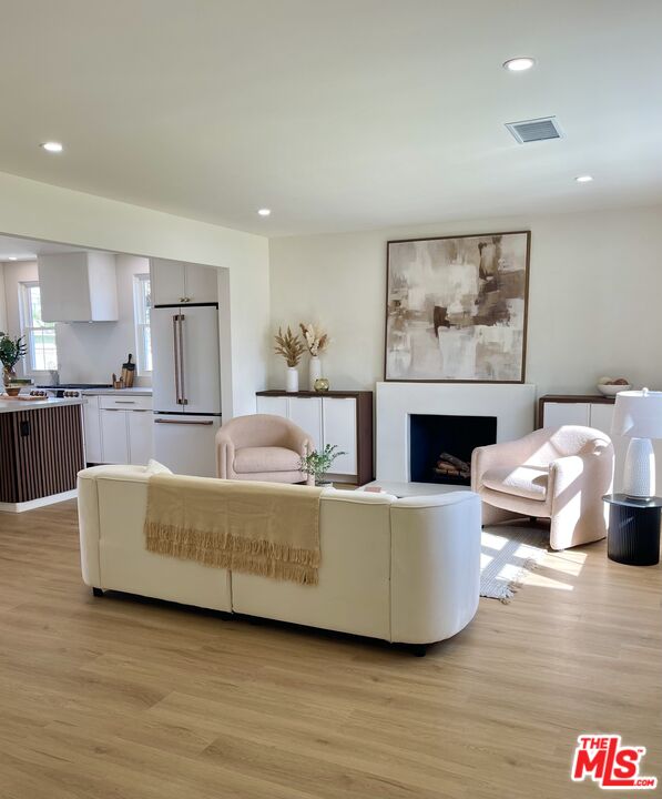5865 East Rogene Street Long Beach, CA 90815 - Photo 3 of 24 Gallery Image 3