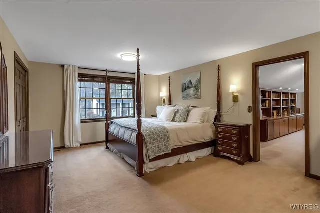 $579,900 | 8240 Clarherst Drive, Clarence, NY 14051