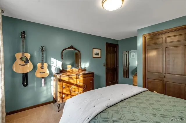 $579,900 | 8240 Clarherst Drive, Clarence, NY 14051