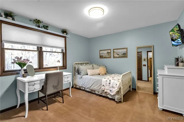 $579,900 | 8240 Clarherst Drive, Clarence, NY 14051