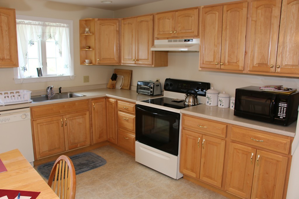 930-3 Templeton Road, Unit 3 Athol, MA 01331 - Photo 3 of 9