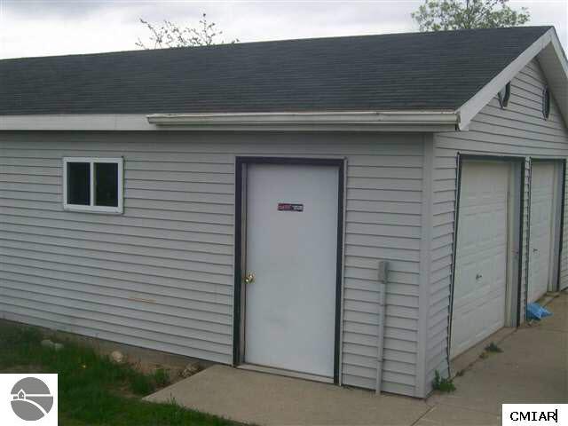 11475 East Valley Road Mount Pleasant, MI 48858 - Photo 8 of 8 1767462-7.JPG