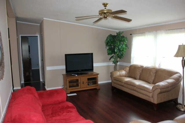 7290 Delina Road Petersburg, TN 37144 - Photo 2 of 19 Living Room with new laminate flooring