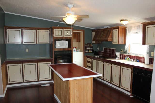 7290 Delina Road Petersburg, TN 37144 - Photo 4 of 19 Large Kitchen with new flooring, Stove top