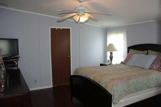 7290 Delina Road Petersburg, TN 37144 - Photo 5 of 19 Master bedroom has full bath and walk-in closet