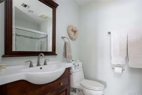 $1,275,000 | 2820 Shipyard Lane, Unit 3M, East Marion, NY 11939