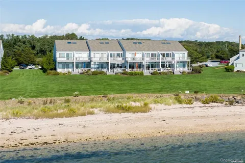 $1,275,000 | 2820 Shipyard Lane, Unit 3M, East Marion, NY 11939