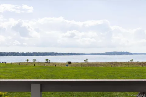 $1,275,000 | 2820 Shipyard Lane, Unit 3M, East Marion, NY 11939