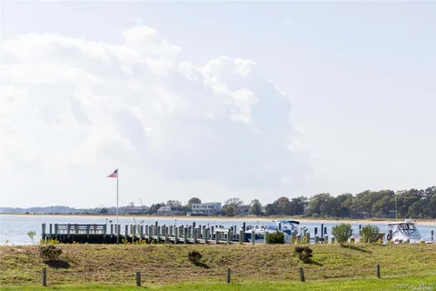 $1,275,000 | 2820 Shipyard Lane, Unit 3M, East Marion, NY 11939