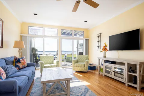 $1,275,000 | 2820 Shipyard Lane, Unit 3M, East Marion, NY 11939