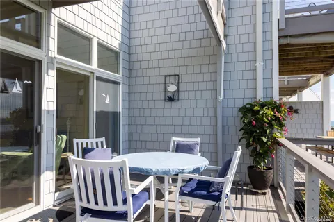 $1,275,000 | 2820 Shipyard Lane, Unit 3M, East Marion, NY 11939