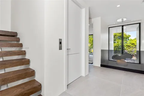 $4,900,000 | 337 Coconut Isle Drive, Fort Lauderdale, FL 33301