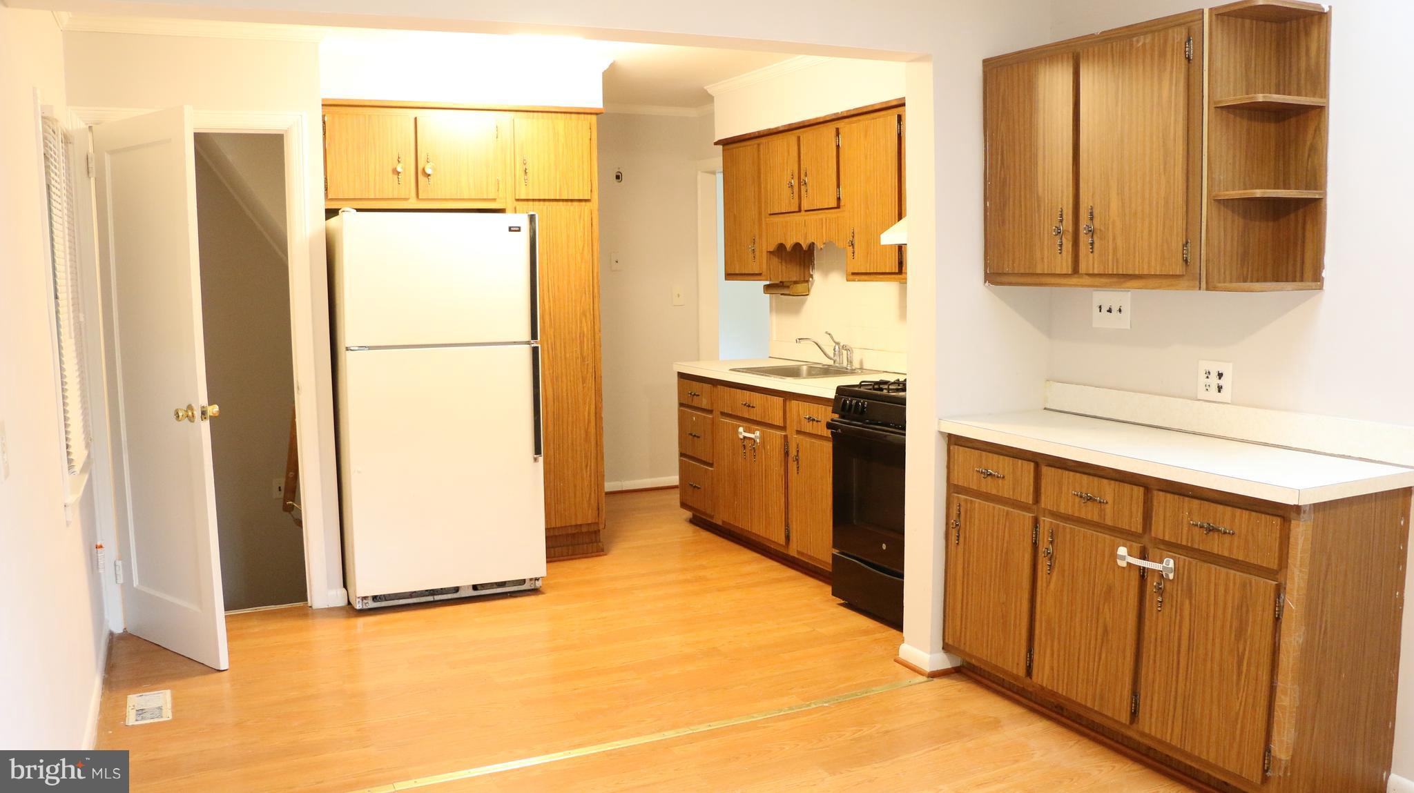 11810 Idlewood Road Silver Spring, MD 20906 - Photo 10 of 15 Kitchen