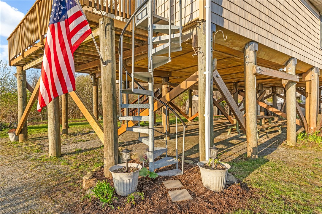 91 Bonnet Point Road Narragansett, RI 02882 - Photo 25 of 33 Gallery Image 25