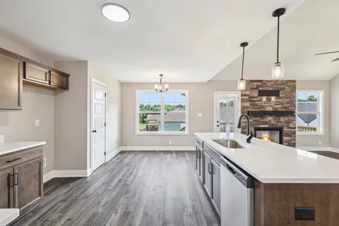 $447,400 | 794 Carrillo Drive, Clarksville, TN 37040