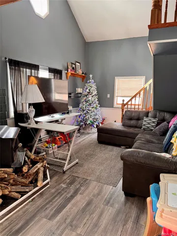 $275,000 | 26 Peenpack Trail, Huguenot, NY 12746