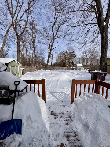 $275,000 | 26 Peenpack Trail, Huguenot, NY 12746