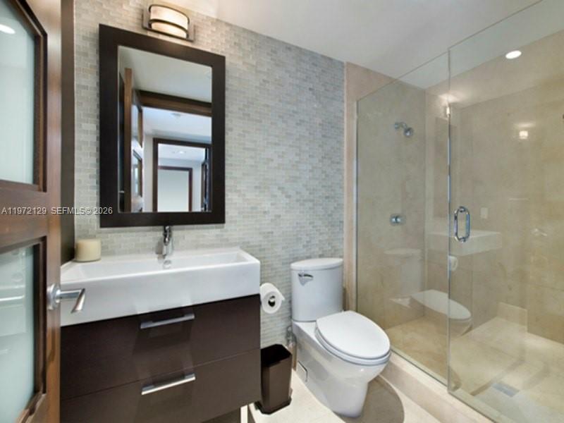 5875 Collins Avenue, Unit 1008 Miami Beach, FL 33140 - Photo 21 of 21