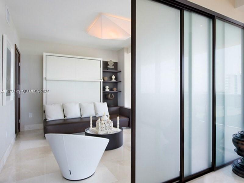 5875 Collins Avenue, Unit 1008 Miami Beach, FL 33140 - Photo 9 of 21