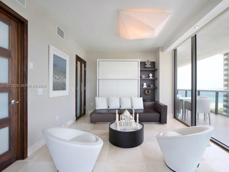 5875 Collins Avenue, Unit 1008 Miami Beach, FL 33140 - Photo 10 of 21
