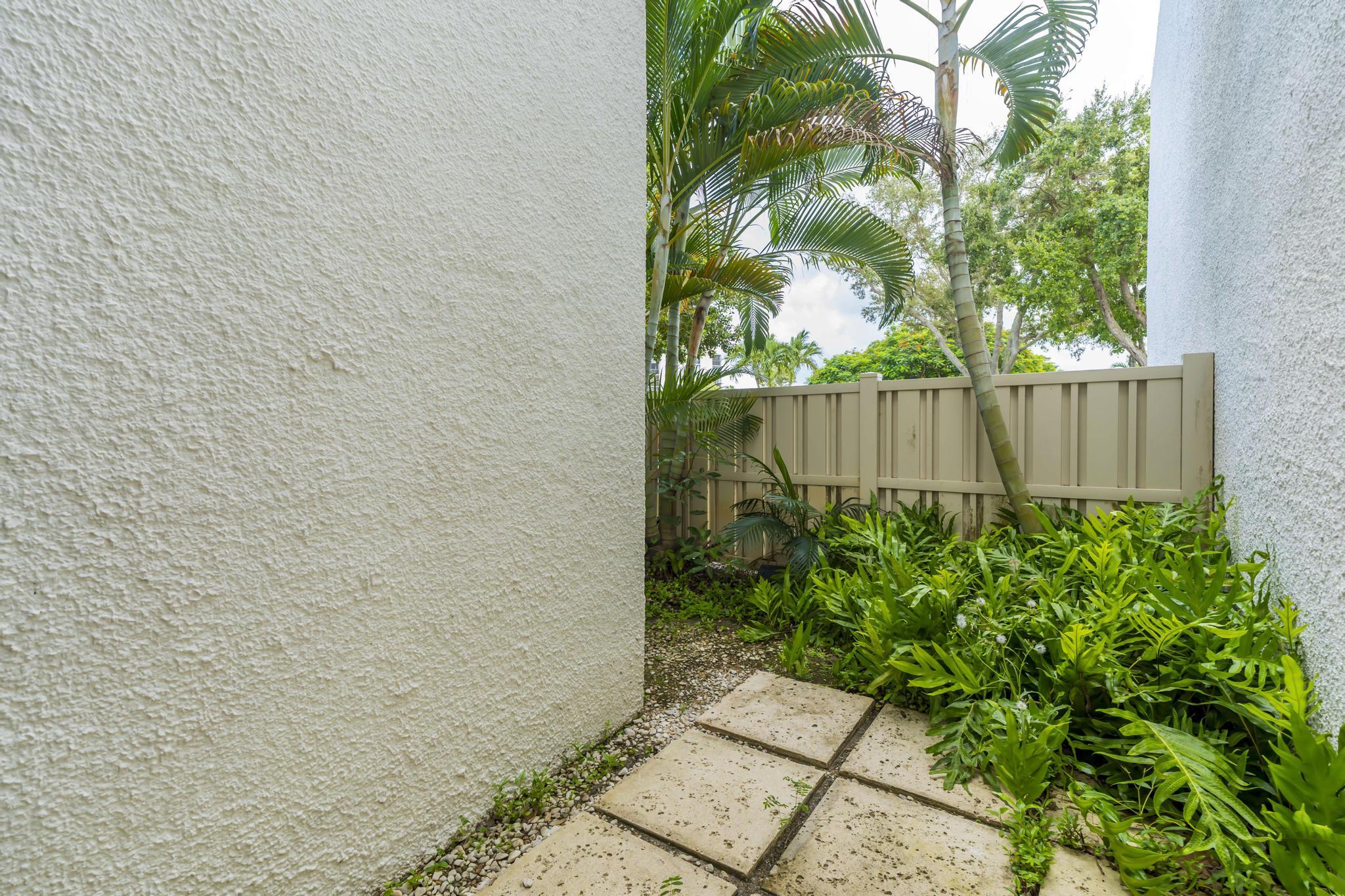 2003 Bridgewood Drive, Unit 2003 Boca Raton, FL 33434 - Photo 70 of 94 070