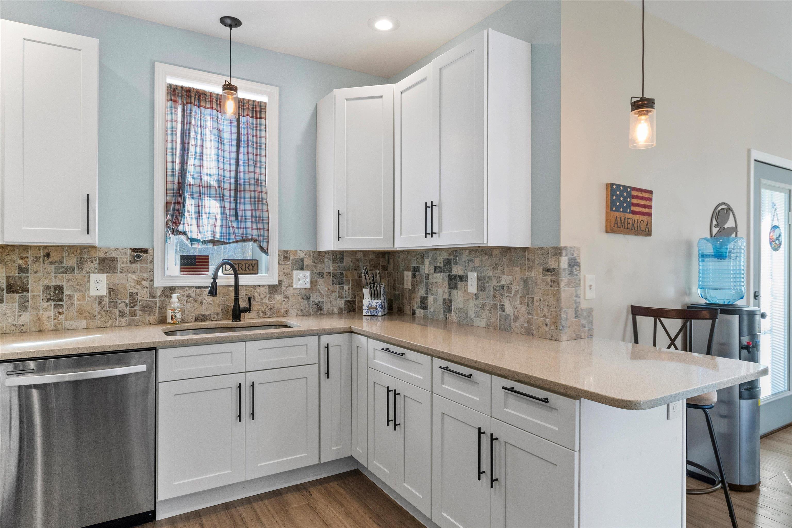 7 Gena Avenue Derry, NH 03038 - Photo 11 of 33