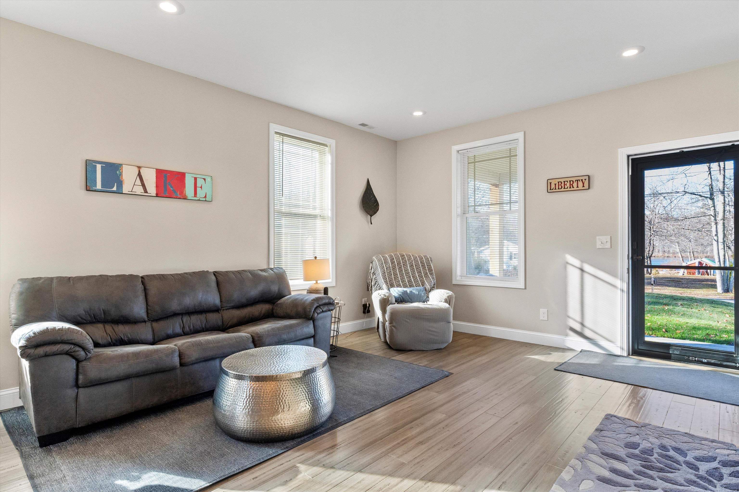 7 Gena Avenue Derry, NH 03038 - Photo 4 of 33