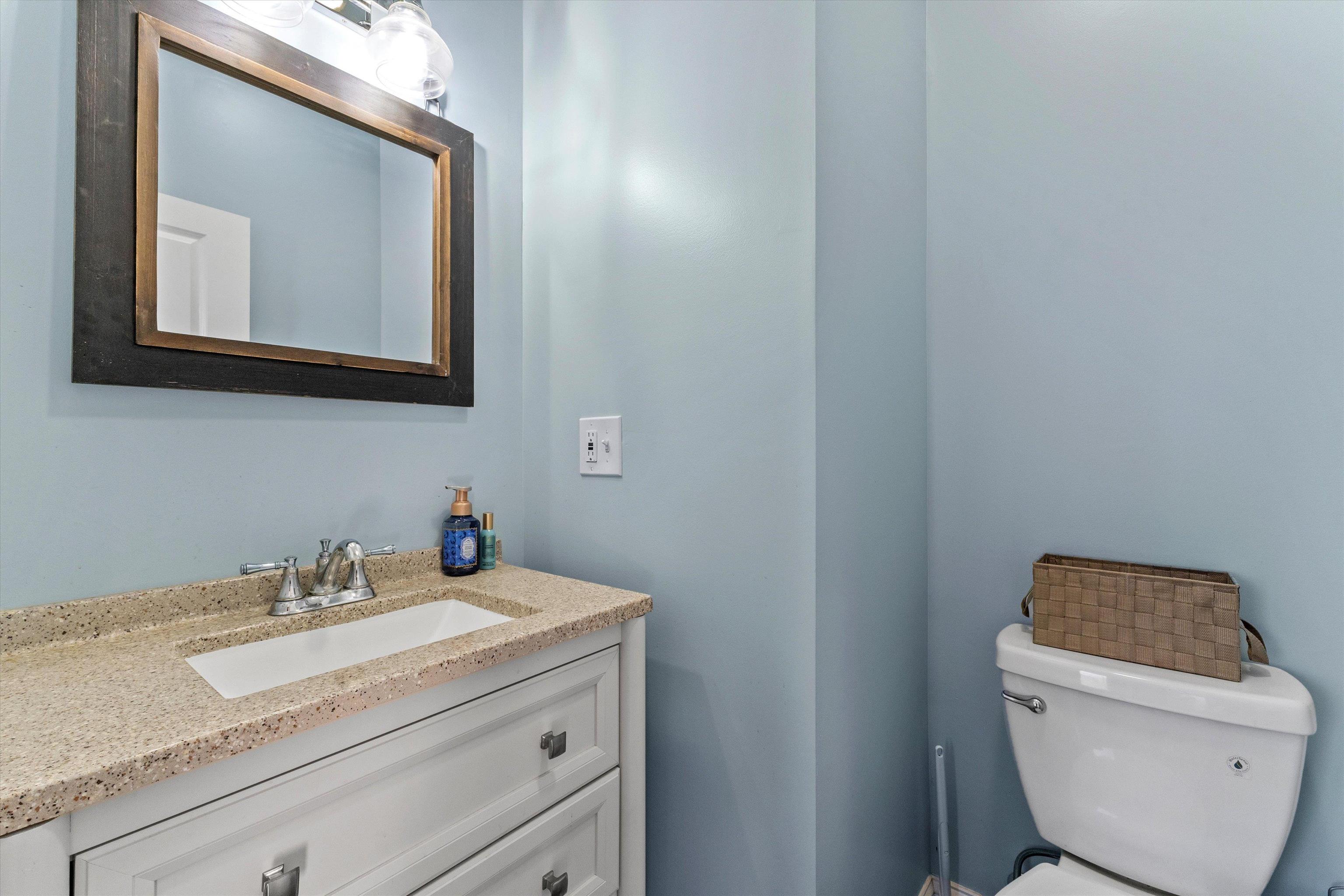 7 Gena Avenue Derry, NH 03038 - Photo 8 of 33