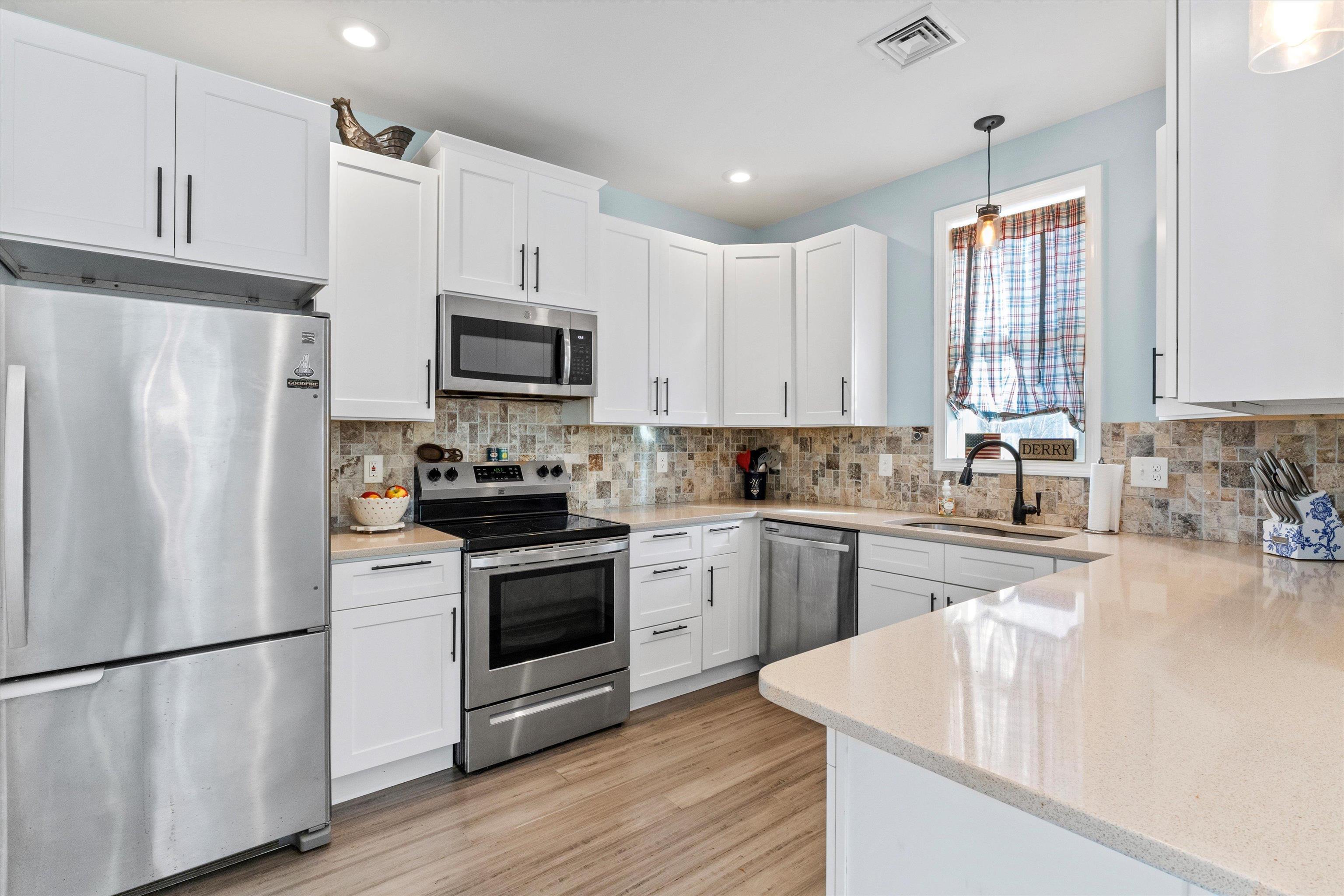 7 Gena Avenue Derry, NH 03038 - Photo 9 of 33