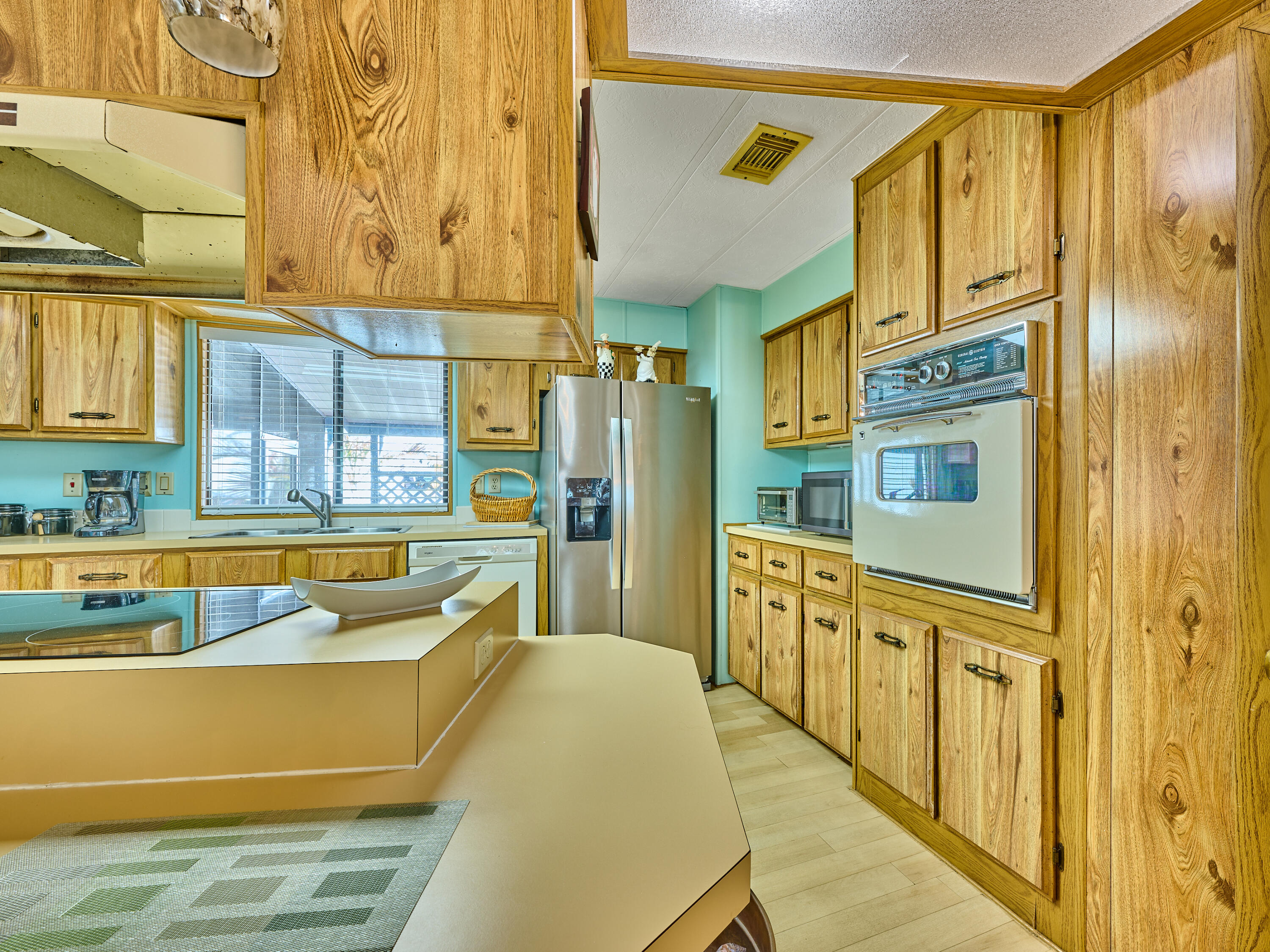 7626 Southeast Independence Avenue Hobe Sound, FL 33455 - Photo 11 of 64 C PYL 0020