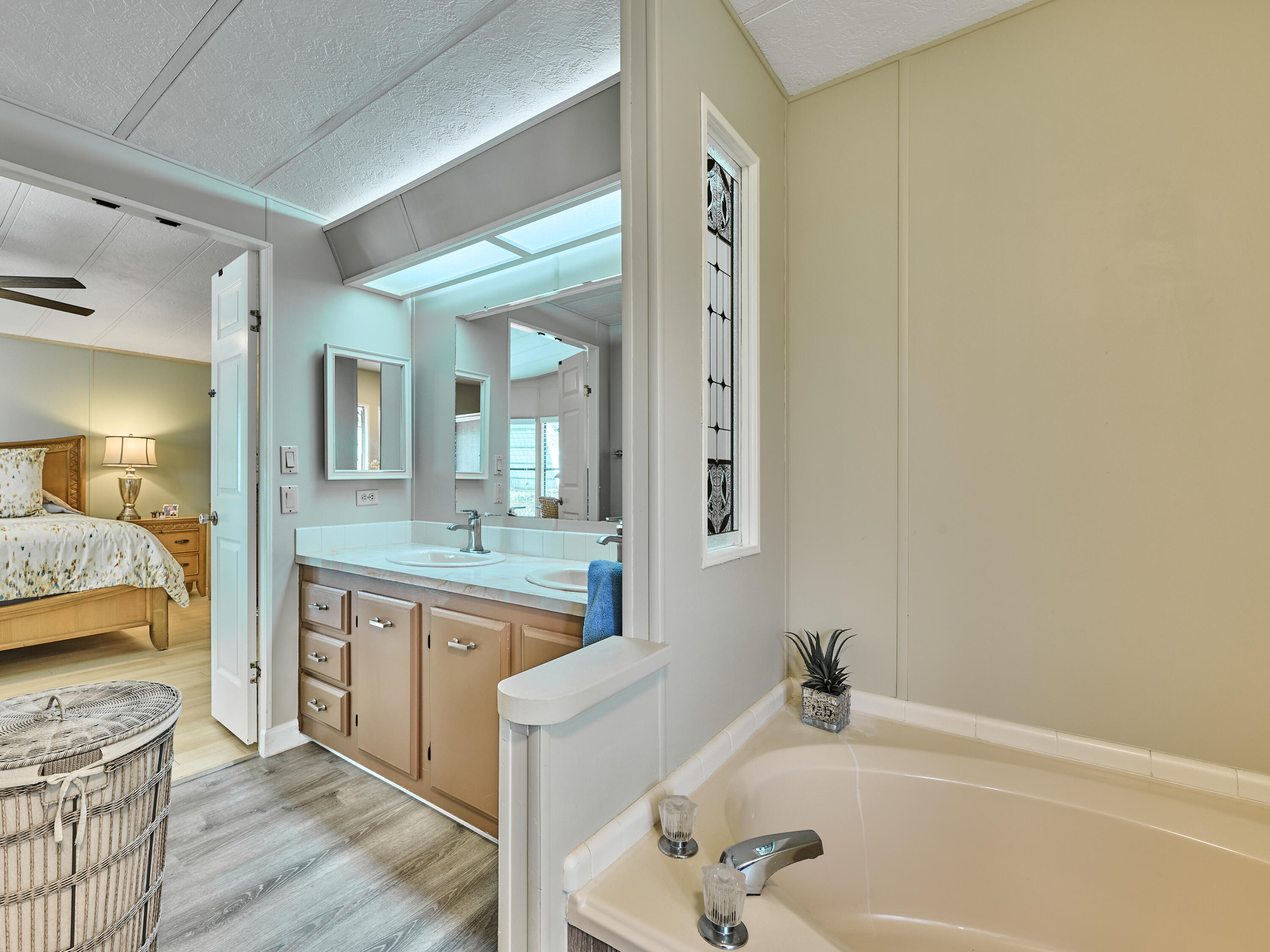 7626 Southeast Independence Avenue Hobe Sound, FL 33455 - Photo 33 of 64 C PYL 0049