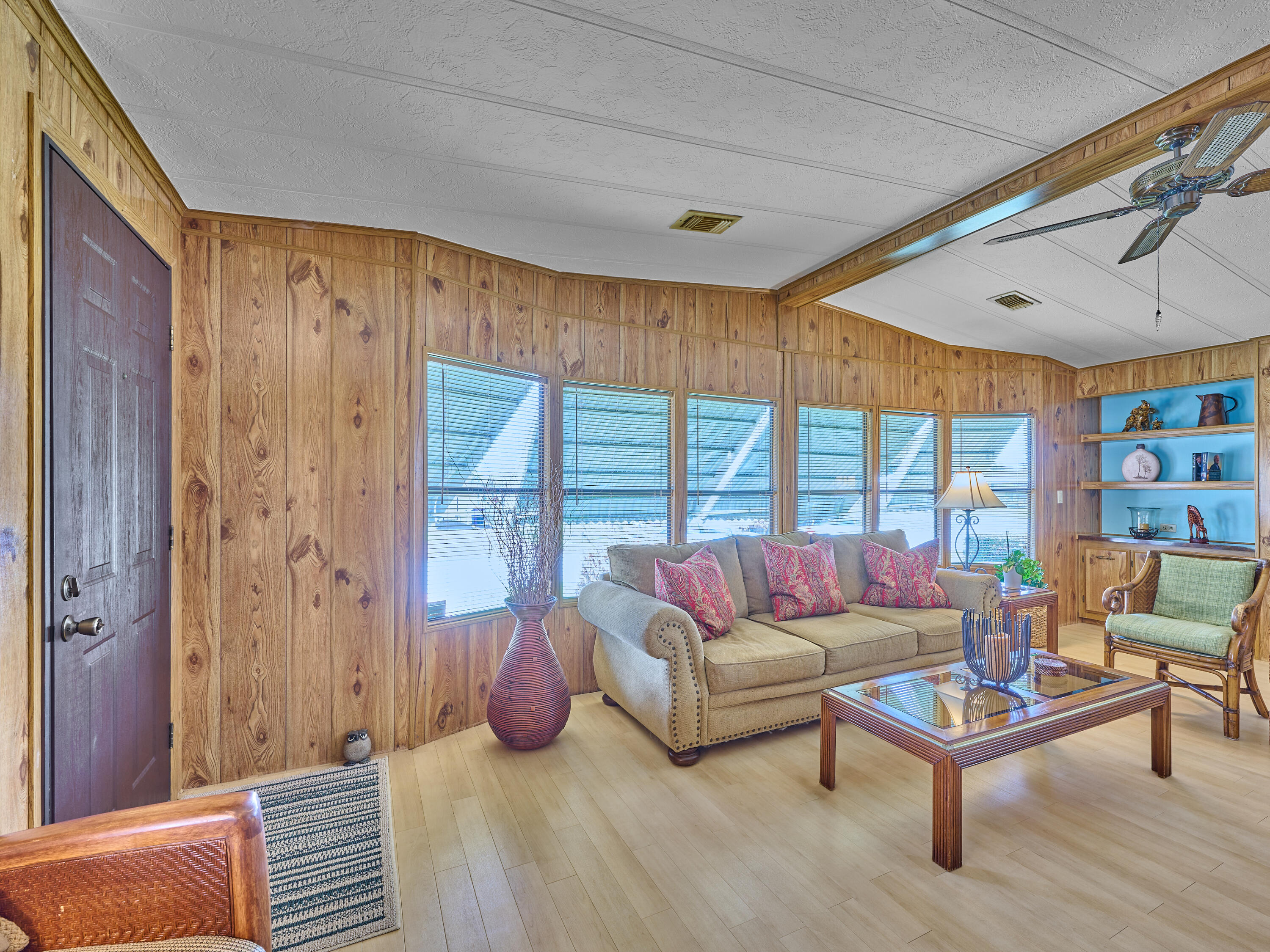 7626 Southeast Independence Avenue Hobe Sound, FL 33455 - Photo 4 of 64 C PYL 0012