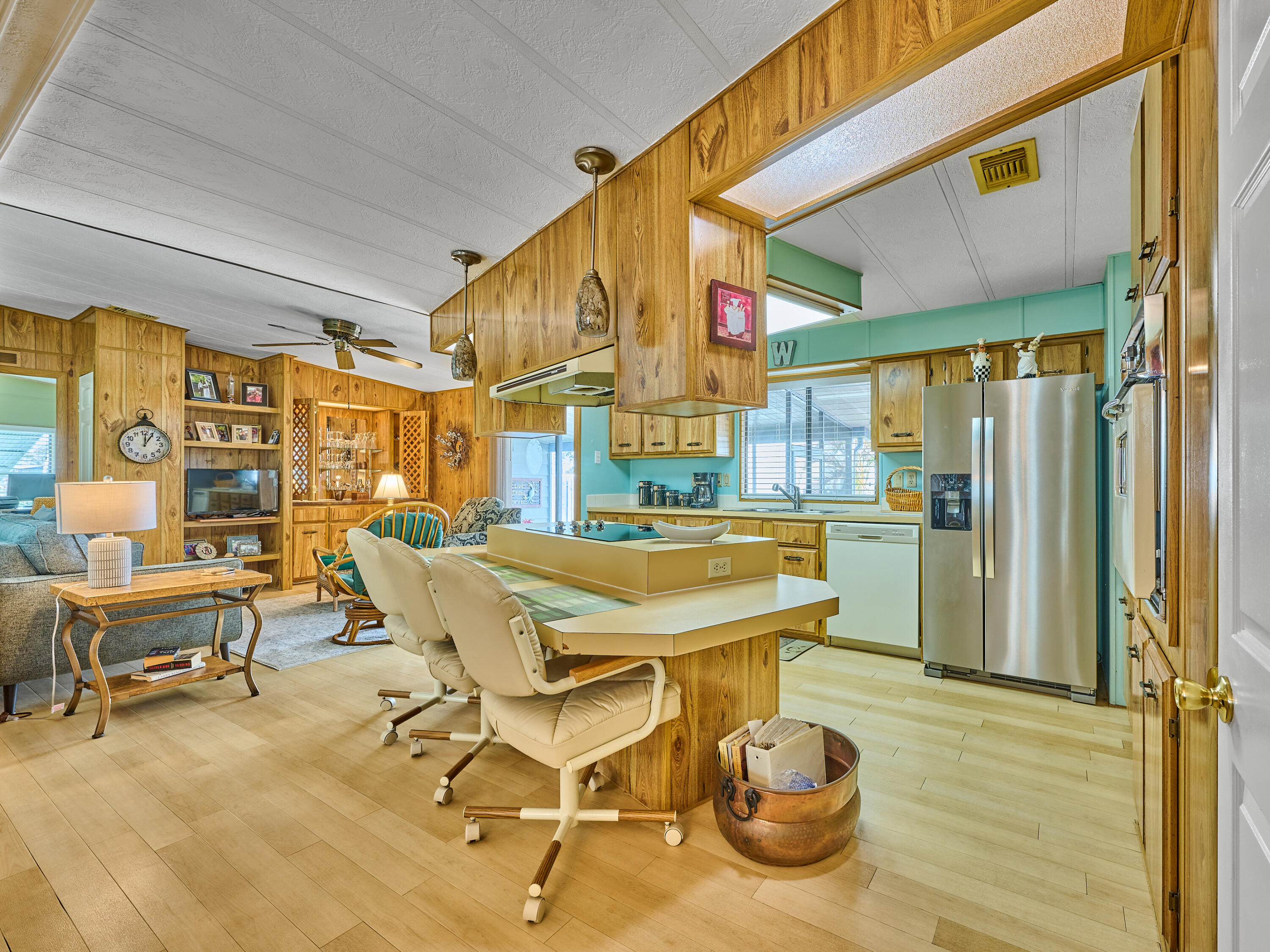 7626 Southeast Independence Avenue Hobe Sound, FL 33455 - Photo 10 of 64 C PYL 0019