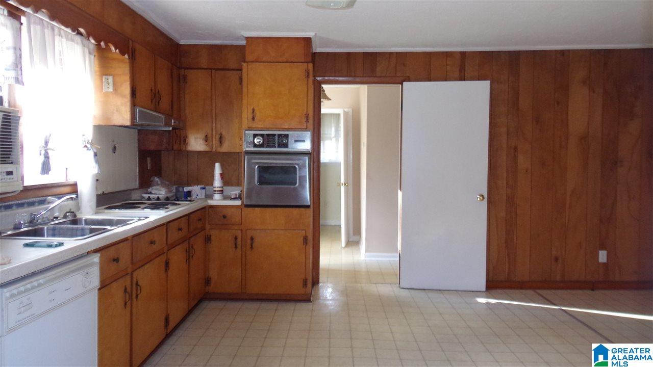 410 Eastern Valley Road Bessemer, AL 35020 - Photo 20 of 32