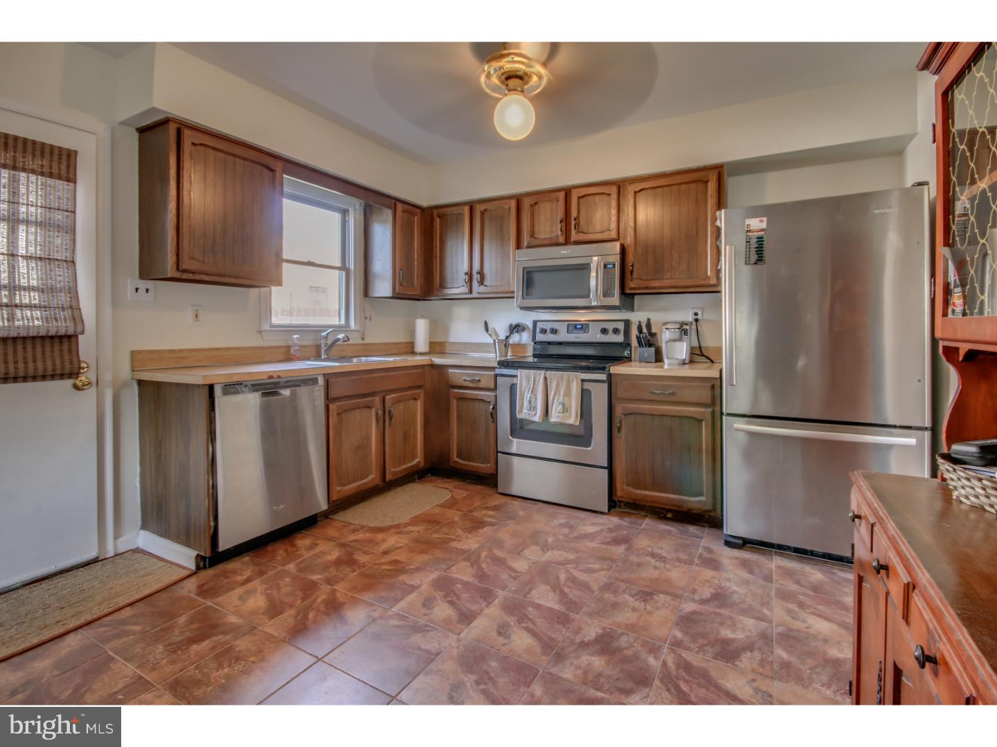 811 Fourth Avenue Croydon, PA 19021 - Photo 2 of 21 Gallery Image 2