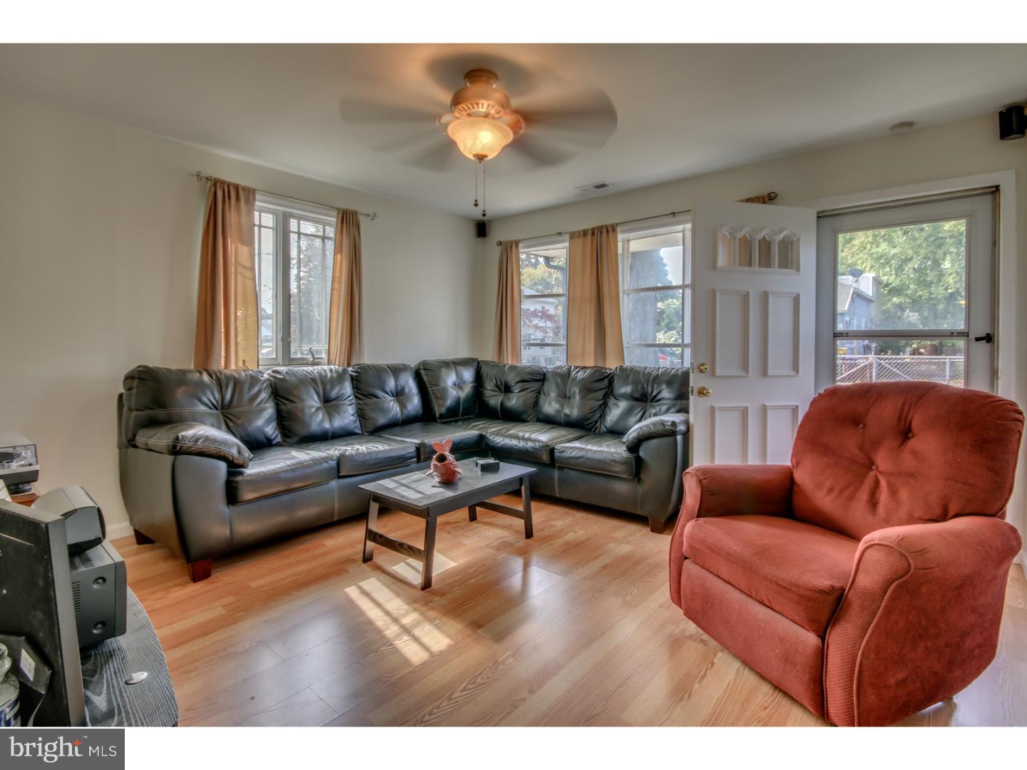 811 Fourth Avenue Croydon, PA 19021 - Photo 4 of 21 Gallery Image 4