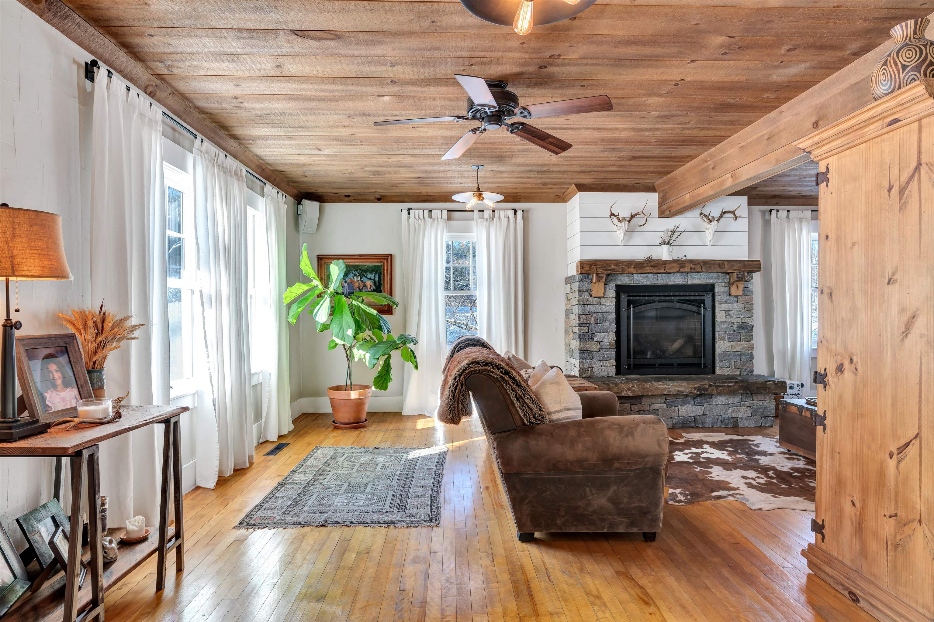 4678 S Road Woodstock, VT 05091 - Photo 10 of 40