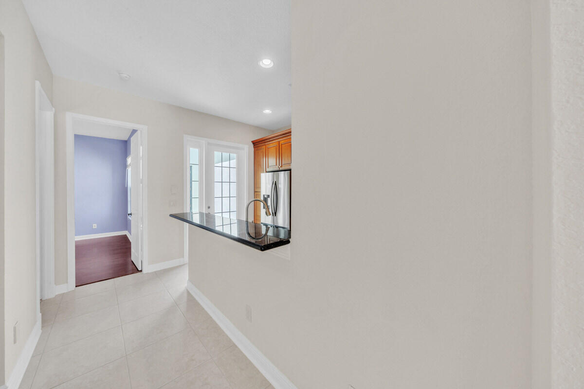 8304 Northwest 8th Terrace Boca Raton, FL 33487 - Photo 17 of 76 5 Kitchen (2)