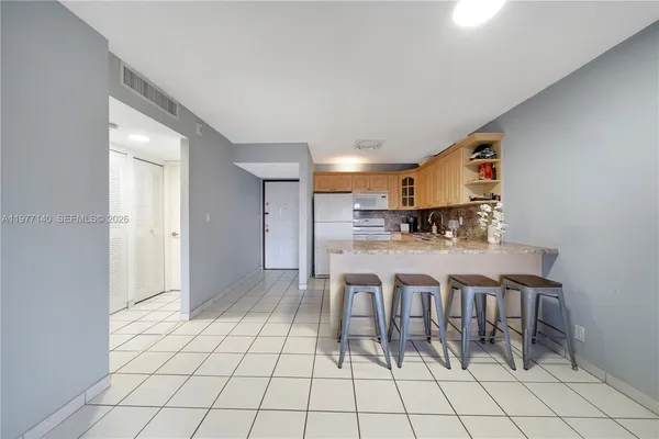 $1,900 | 8005 Lake Drive, Unit 404, Doral, FL 33166